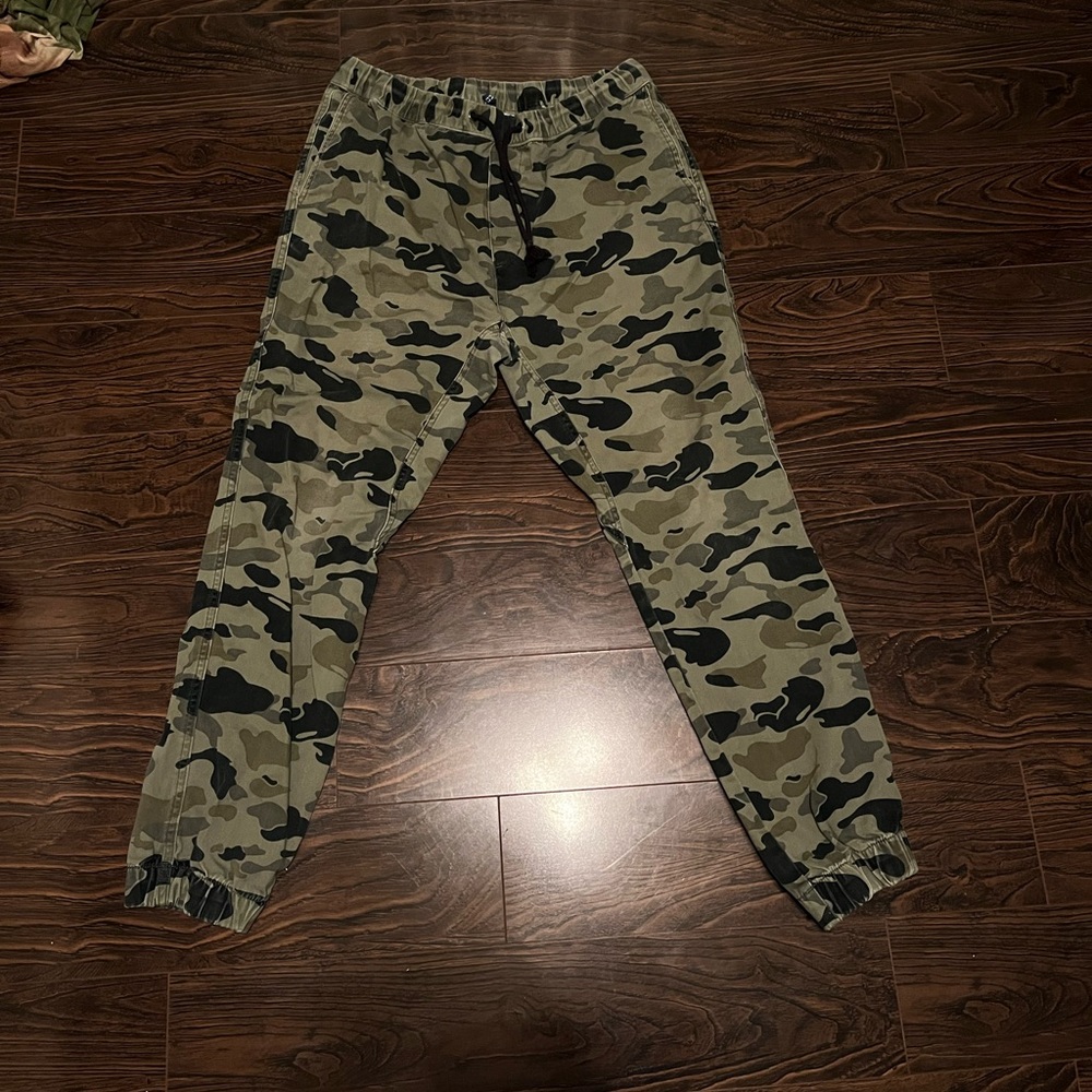 MENS H&M CAMO JOGGERS